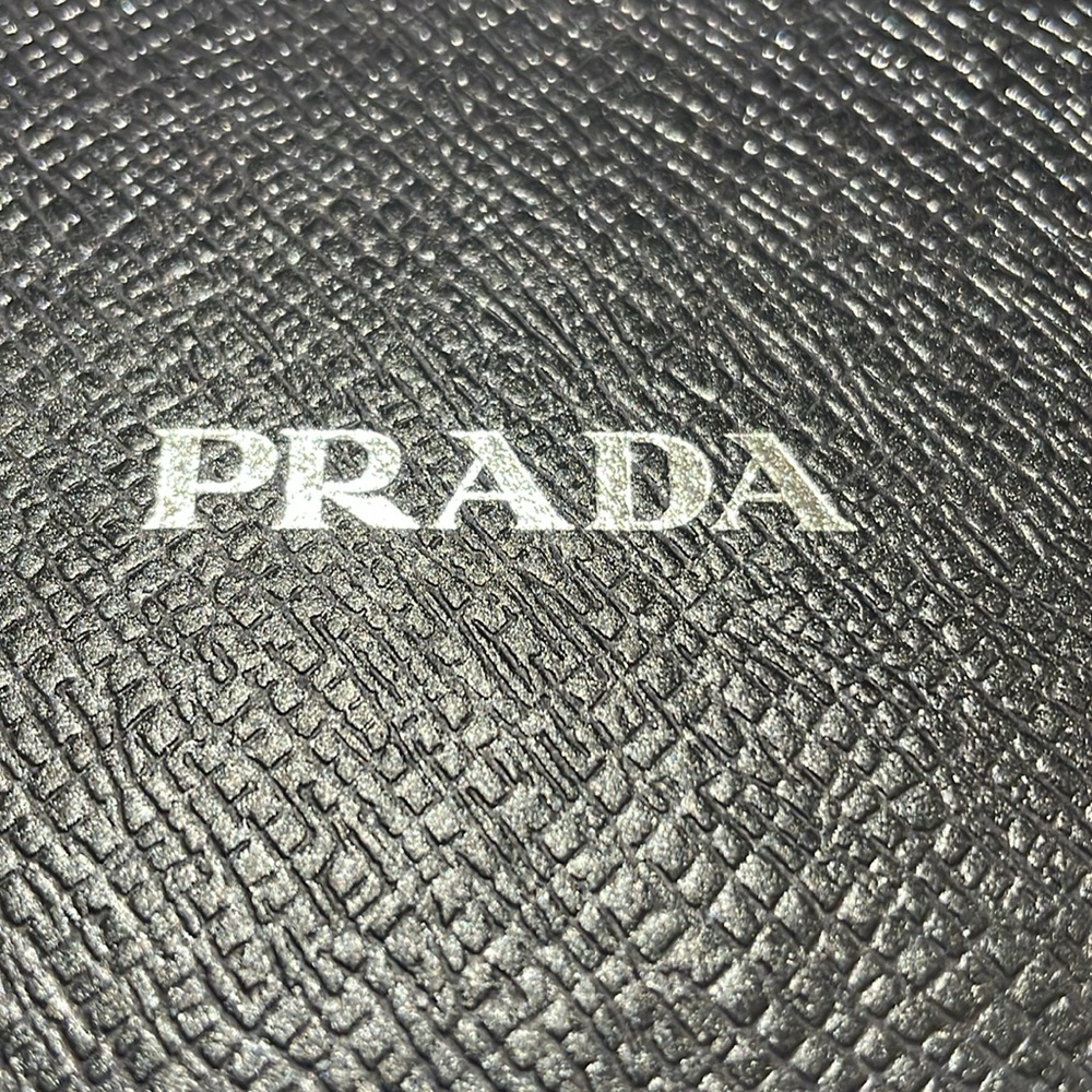 Empty prada box - Picture 2 of 5